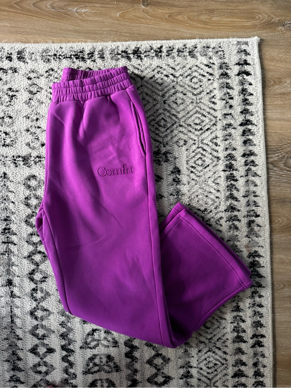Comfrt Minimalist Sweatpants